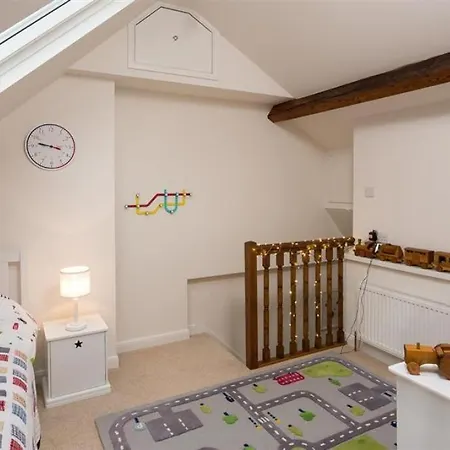 Stepping Stones House * גראסמיר